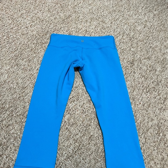 Lululemon Blue Fast and Free 21” Crop Size 6 - Picture 4 of 8